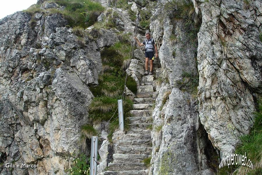 16 La scala di roccia prima della baita del Cernello.jpg
